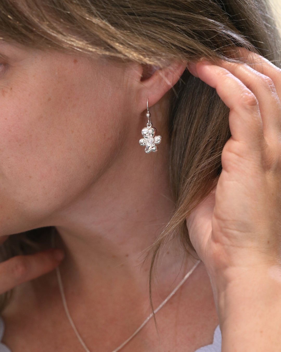 VIOL örhängen på krok med kubisk zirkon - Guldviva Jewellery