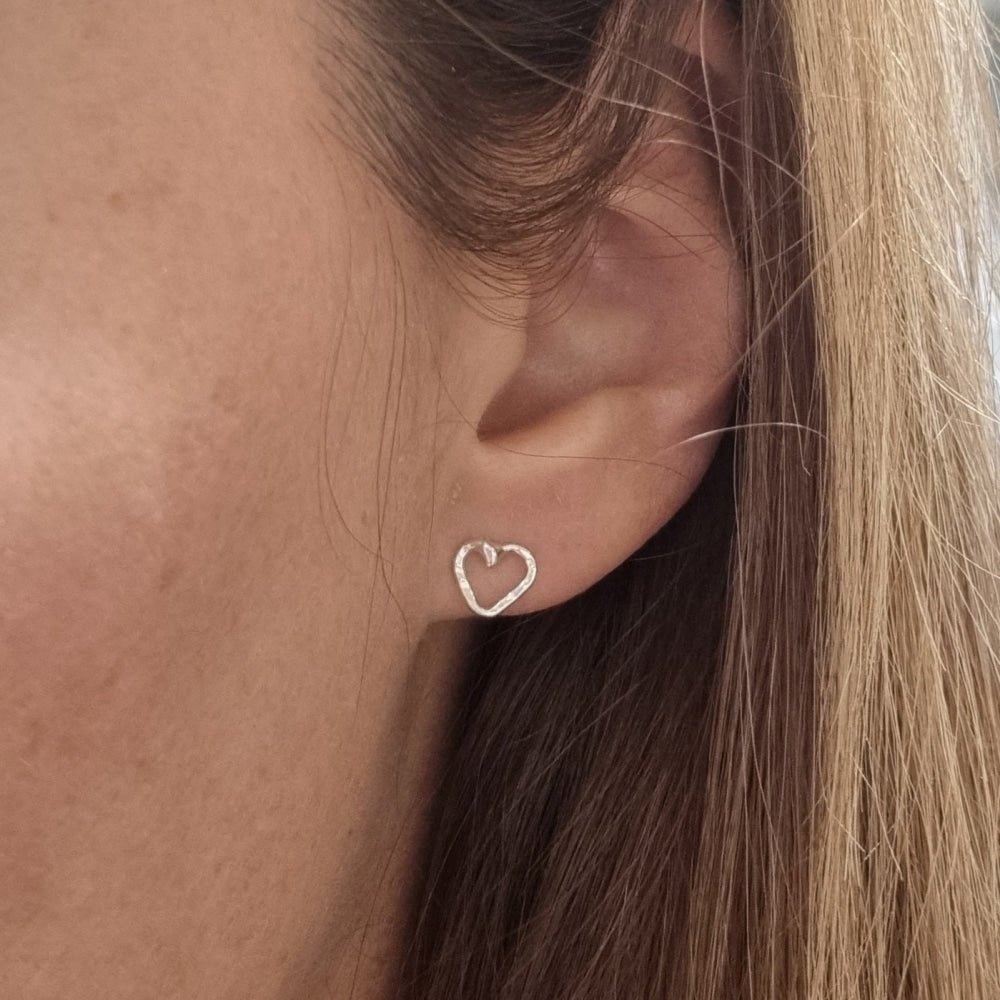 FRIENDS örhängen på stift - Guldviva Jewellery