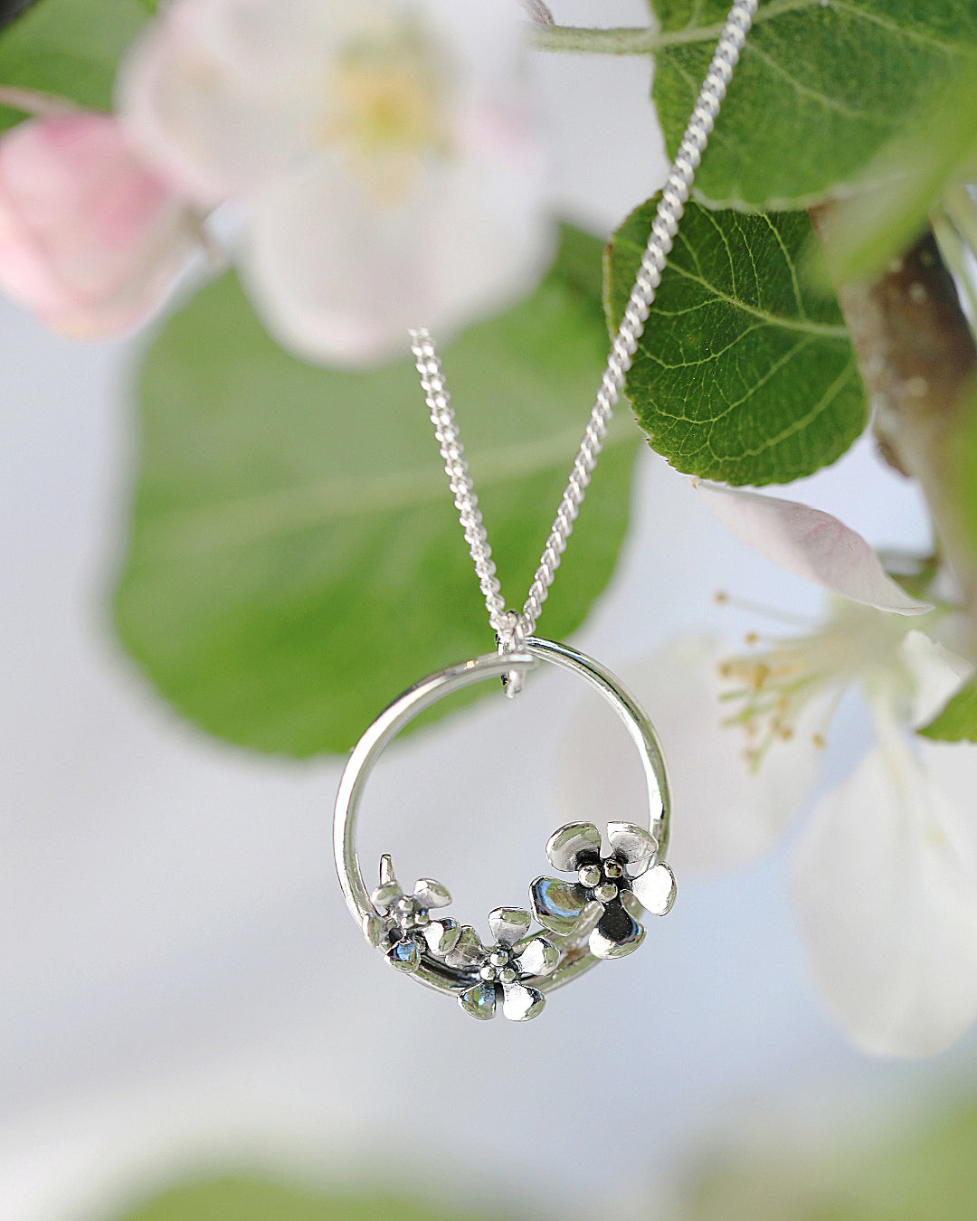ÄPPELBLOM (Apple Blossom) necklace