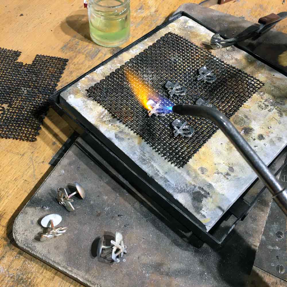 TRO HOPP & KÄRLEK manschettknapp - Guldviva Jewellery