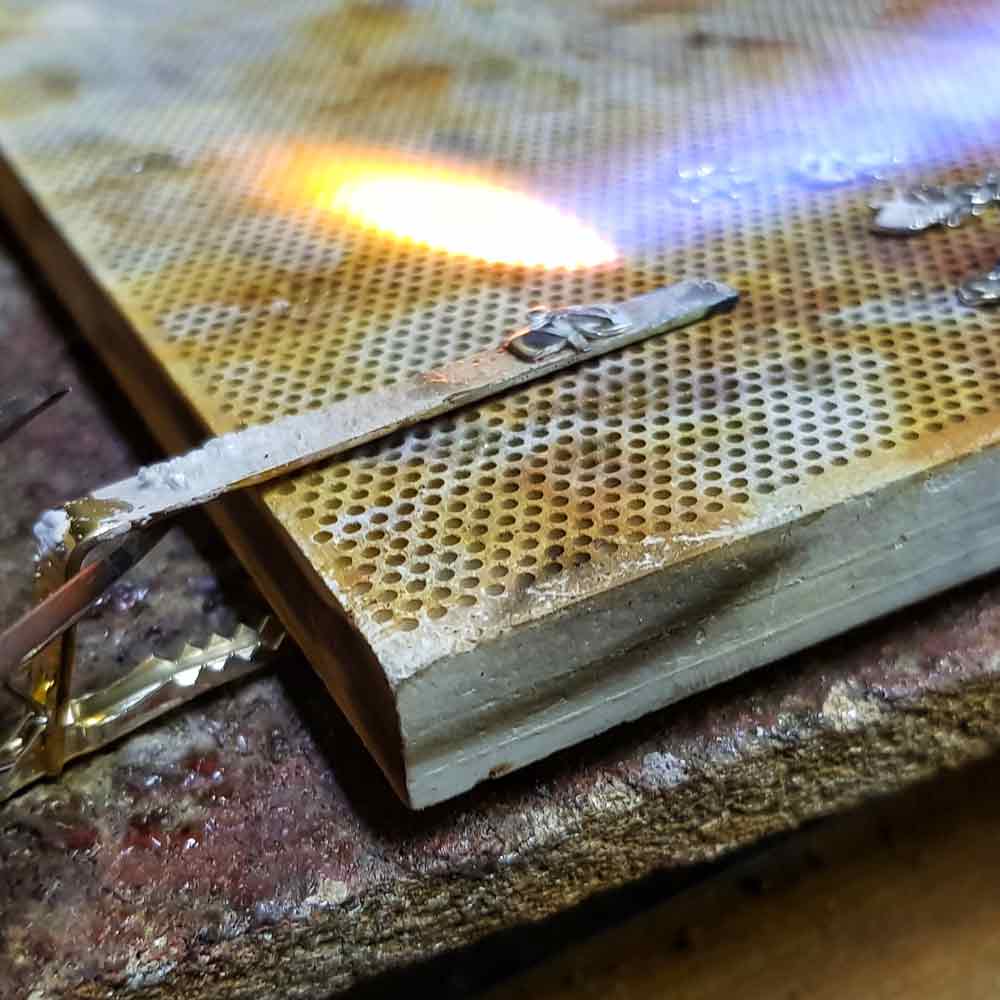 TRO HOPP & KÄRLEK slipsklämma - Guldviva Jewellery