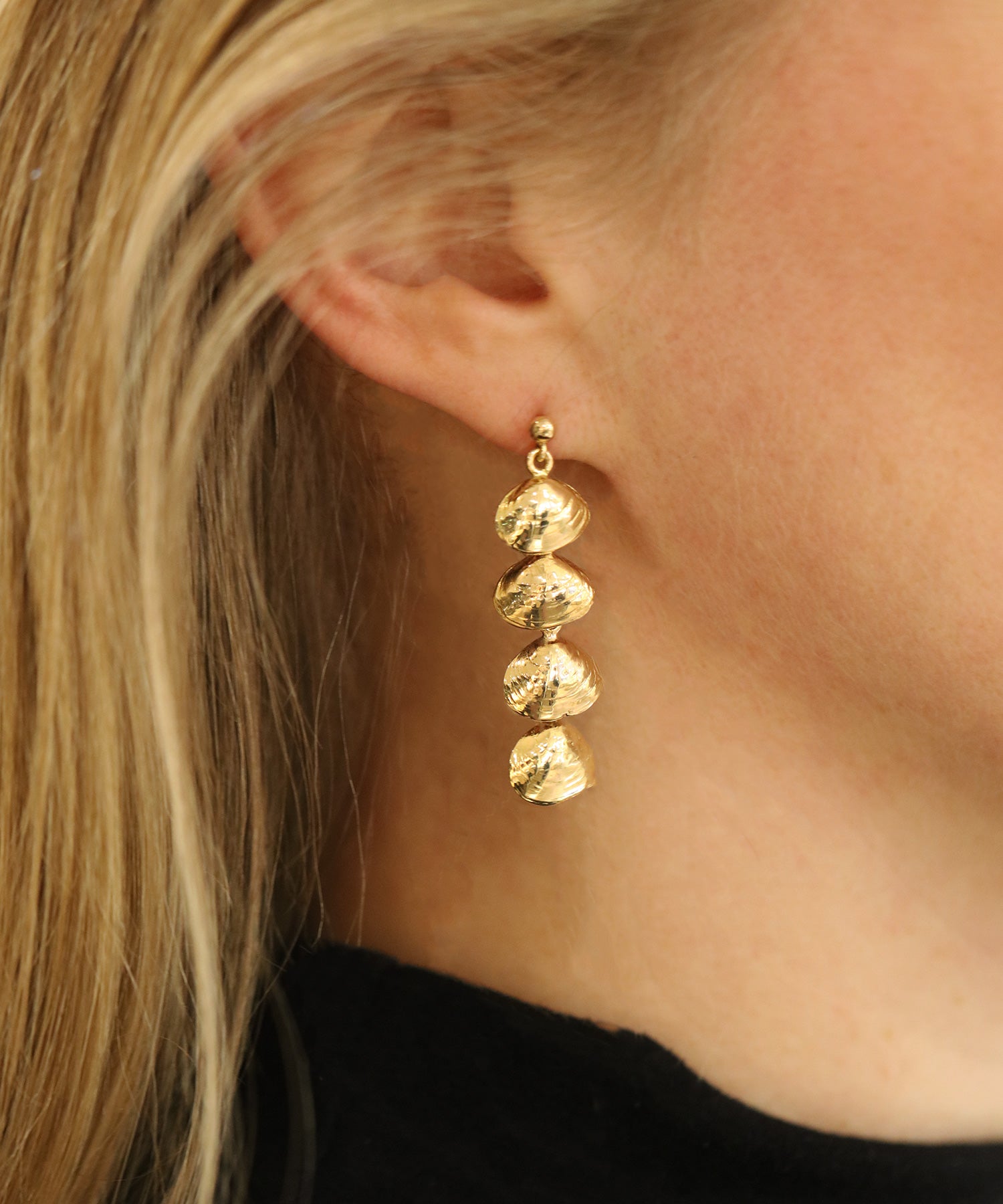 SANDMUSSLA (Sandmuschel) FEST Guldviva 18K Ohrringe auf Kugelstecker - Schmuck