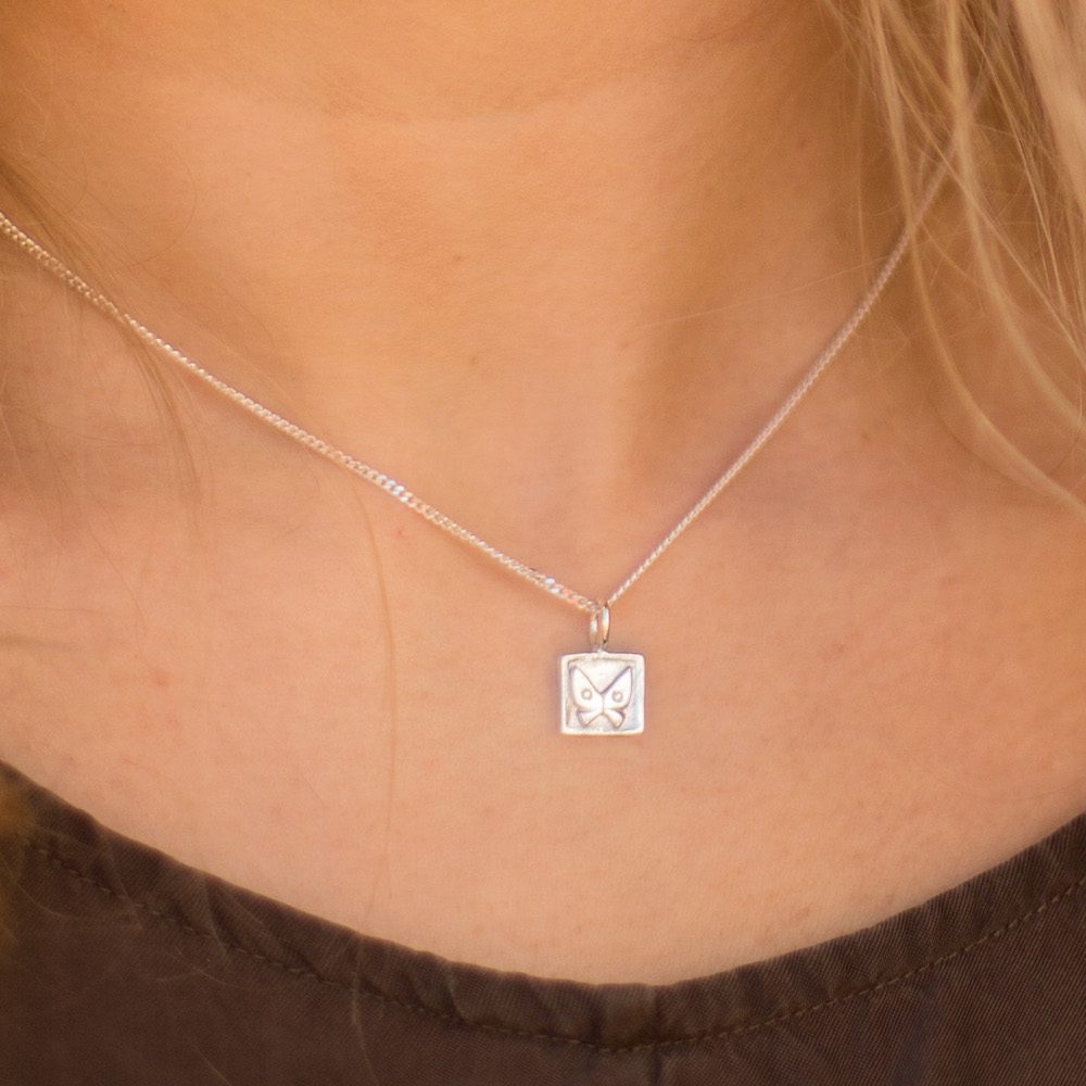 LYCKOFJÄRIL (Glücksschmetterling) Halskette - Guldviva Jewellery