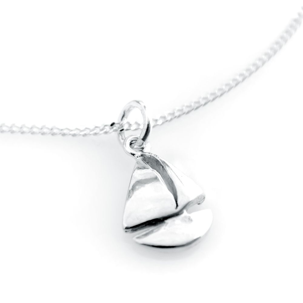 SEGELBÅT (Segelboot) Halskette - Guldviva Jewellery