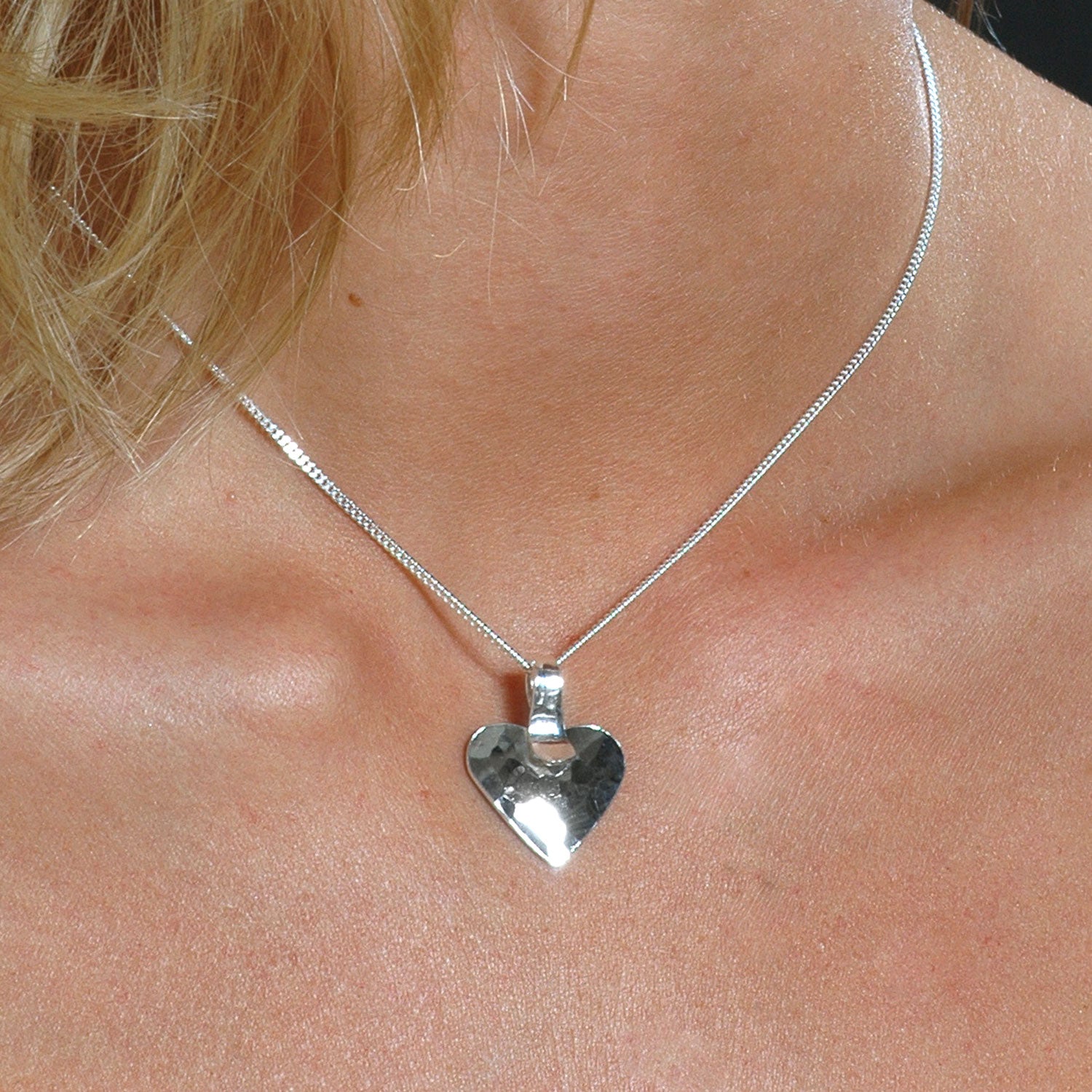 HAMMERED HEART necklace - Guldviva Jewellery