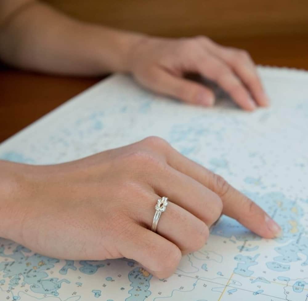 RÅBANDSKNOP (Reef Knot) ring - Guldviva Jewellery