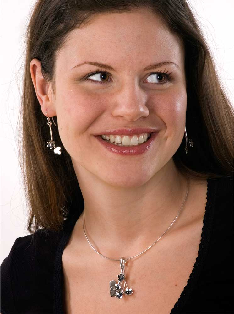 BLÅSIPPA (Hepatica) LEAF XL necklace - Guldviva Jewellery