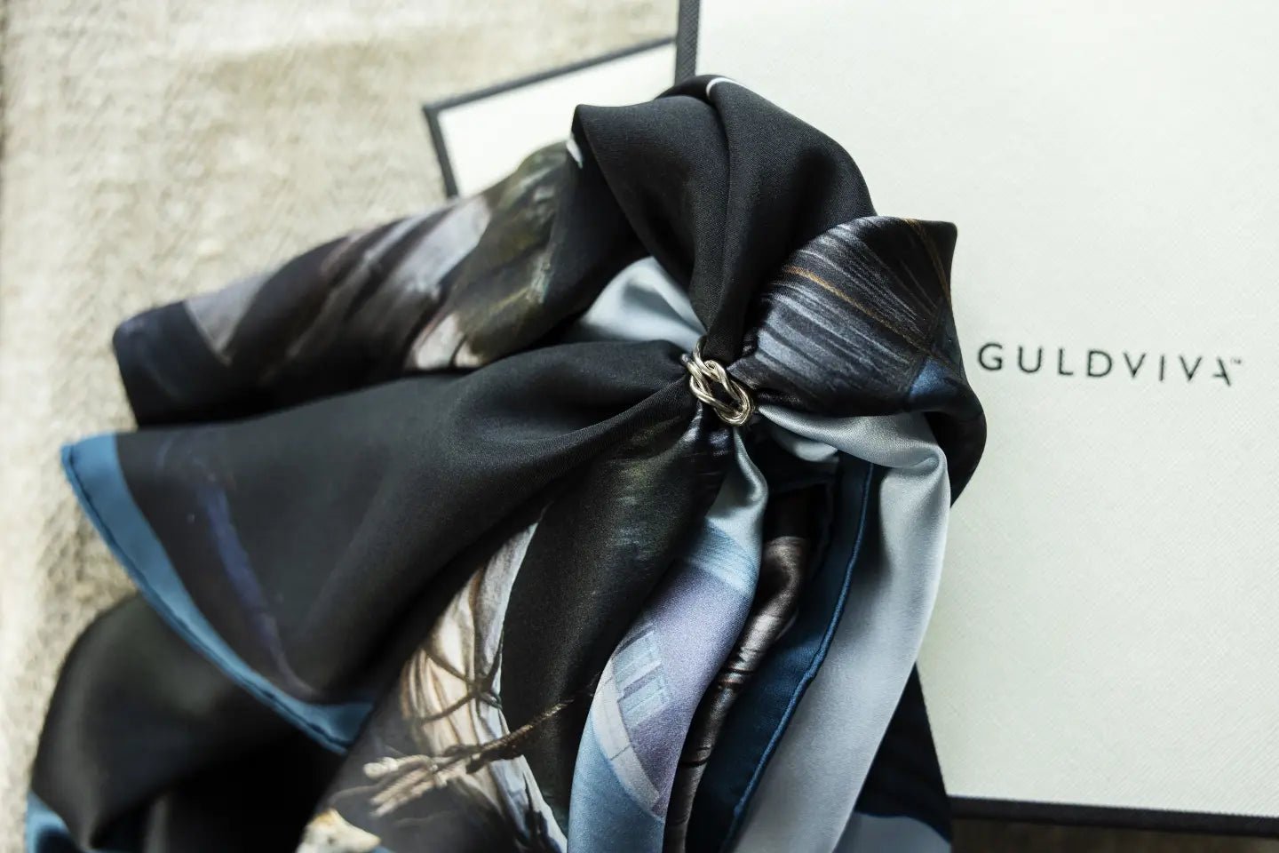 RÅBANDSKNOP (Reef Knot) Scarf ring - Guldviva Jewellery