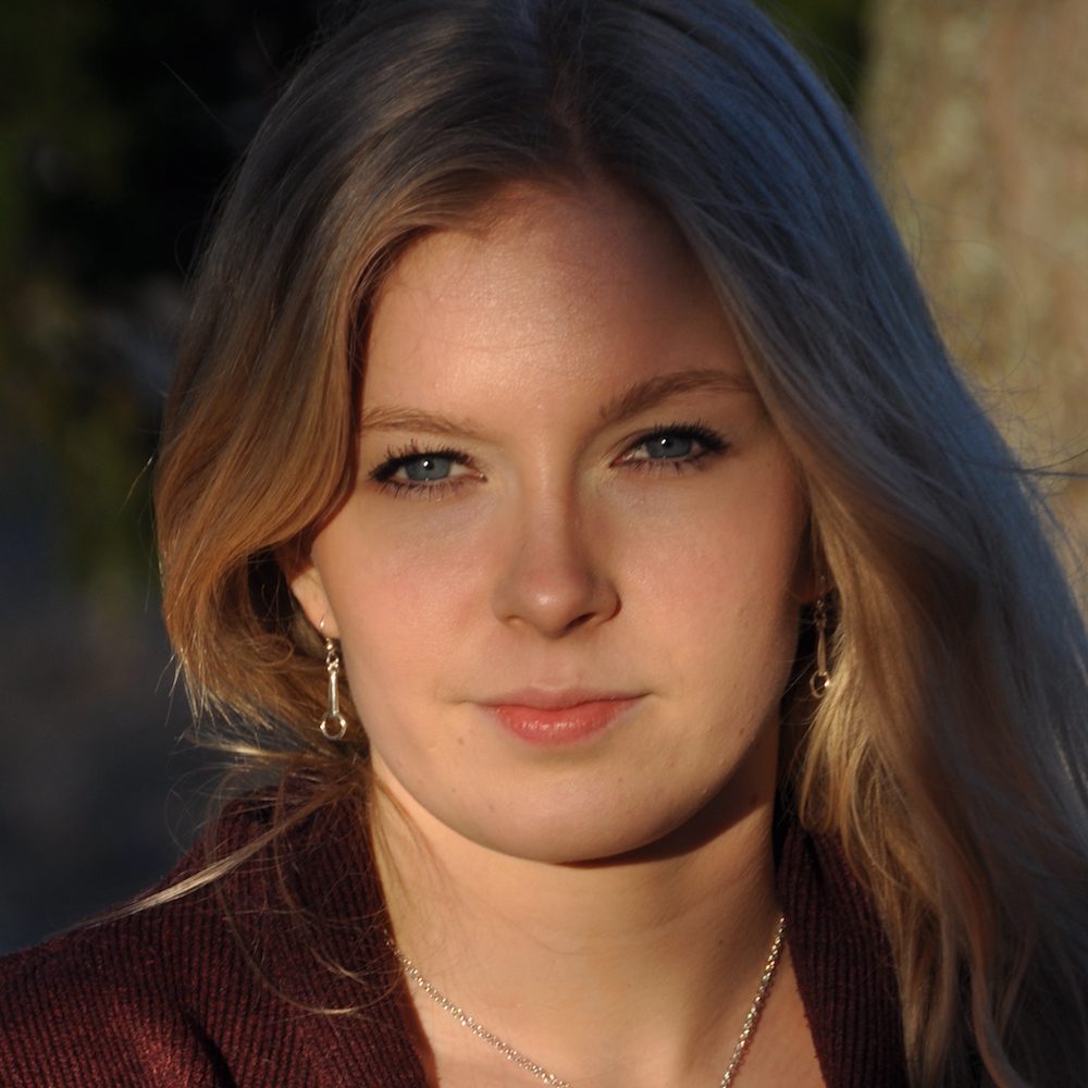 BETSEL (Kuolaimet) korvakorut koukulla - Guldviva Jewellery