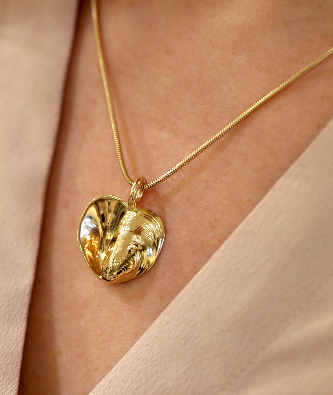 BLÅMUSSLA HJÄRTA L 18K halsband - Guldviva Jewellery