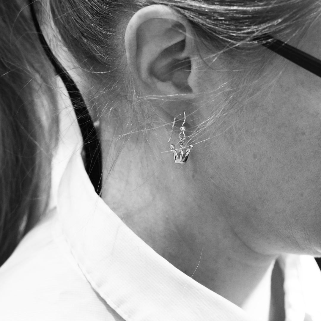 PRINSESSKRONA örhängen på krok - Guldviva Jewellery