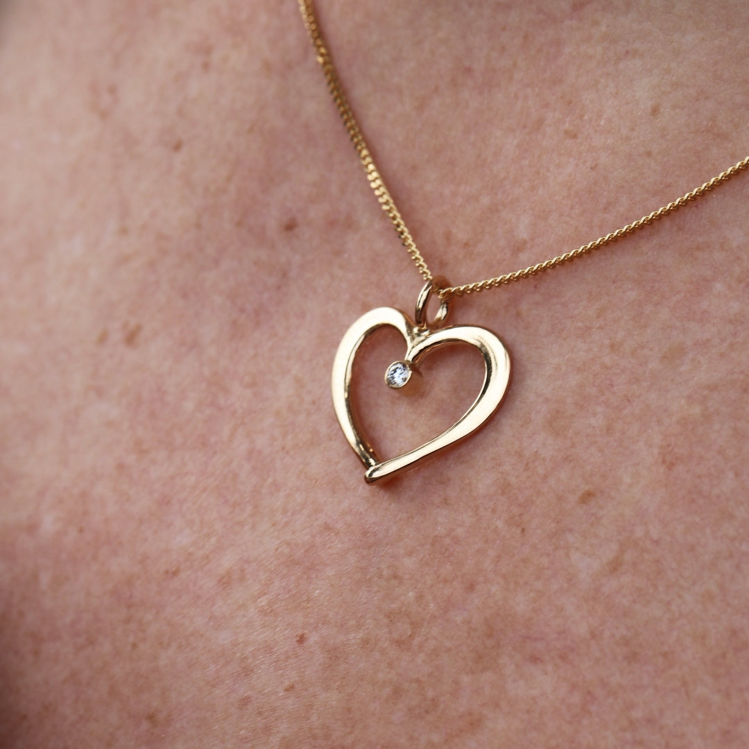 HJÄRTLIG L 18K halsband med diamant