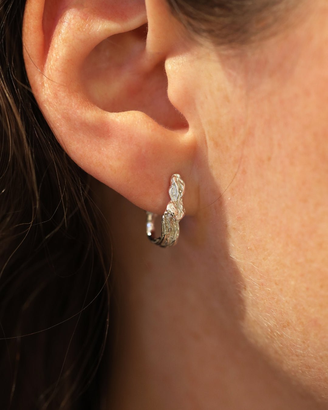 HAVET örhängen på stift - Guldviva Jewellery