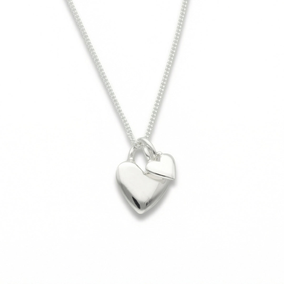 ÄLSKA MAMMA halsband i 925 sterlingsilver nickelfritt med två sammanlänkade hjärtan på 42 cm kedja