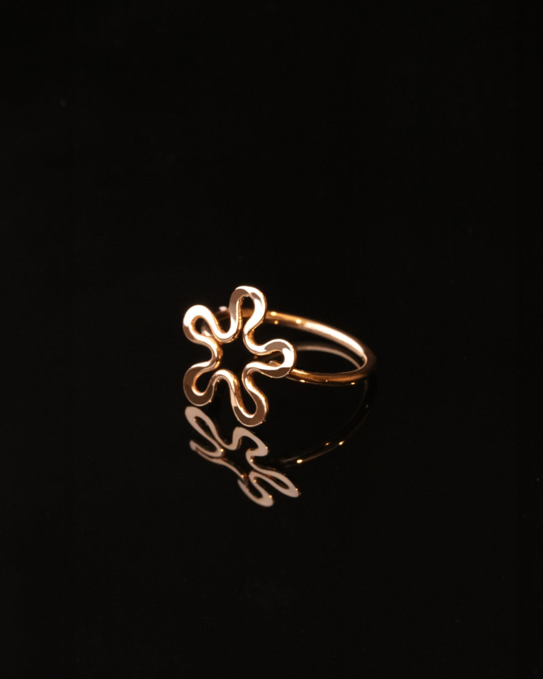 BLOMMAN™ 18K ring