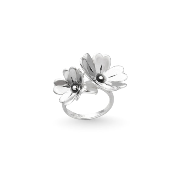 GULLVIVA ring featuring two silver flower blossoms with a central bead