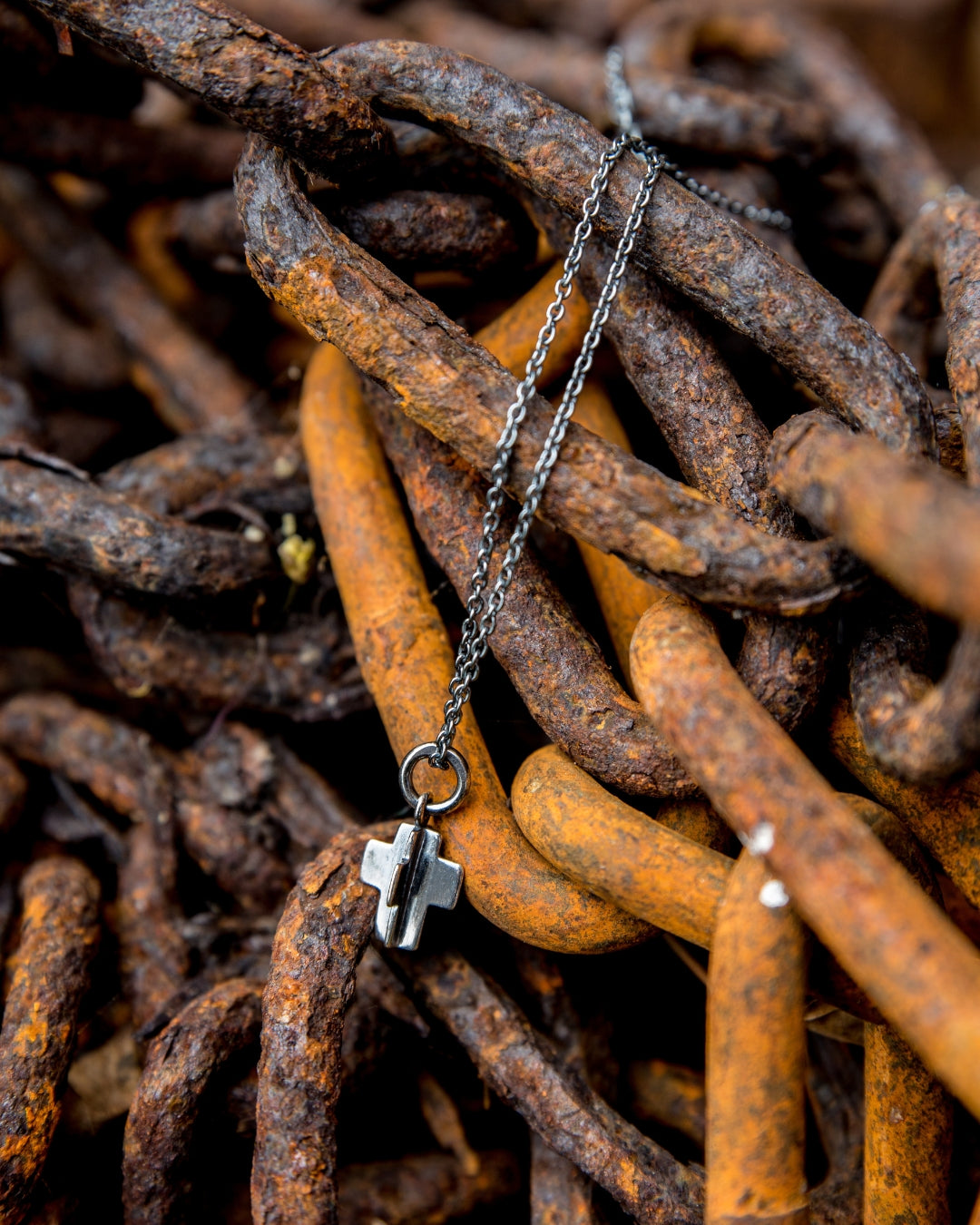 NELLO CROSS L necklace