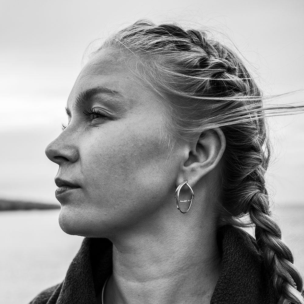 STORMSKÄRS MAJA FEST Örhängen på stift - Guldviva Jewellery