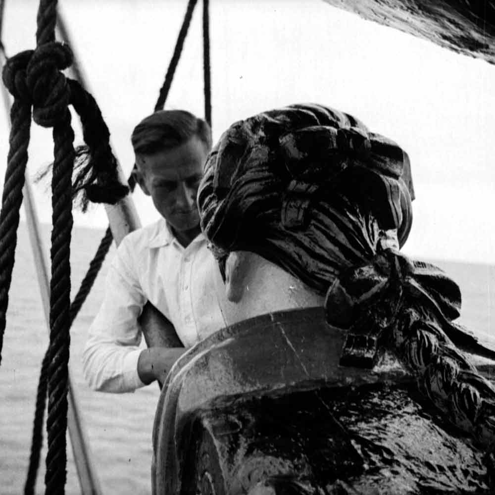 TRO HOPP & KÄRLEK örhängen på stift - Guldviva Jewellery