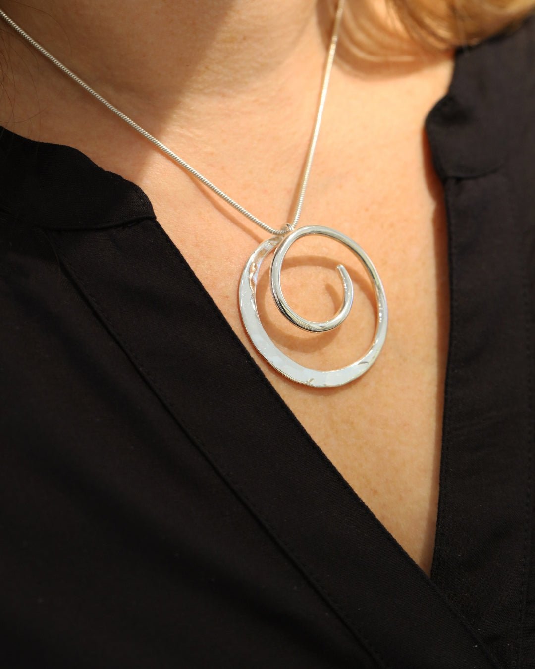MÅNSKEN (Moonlight) necklace - Guldviva Jewellery
