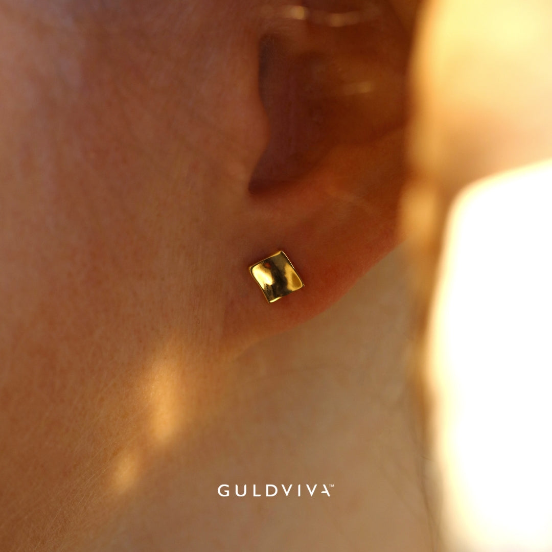 SALMIAK (Salty Licorice) 18K earstuds