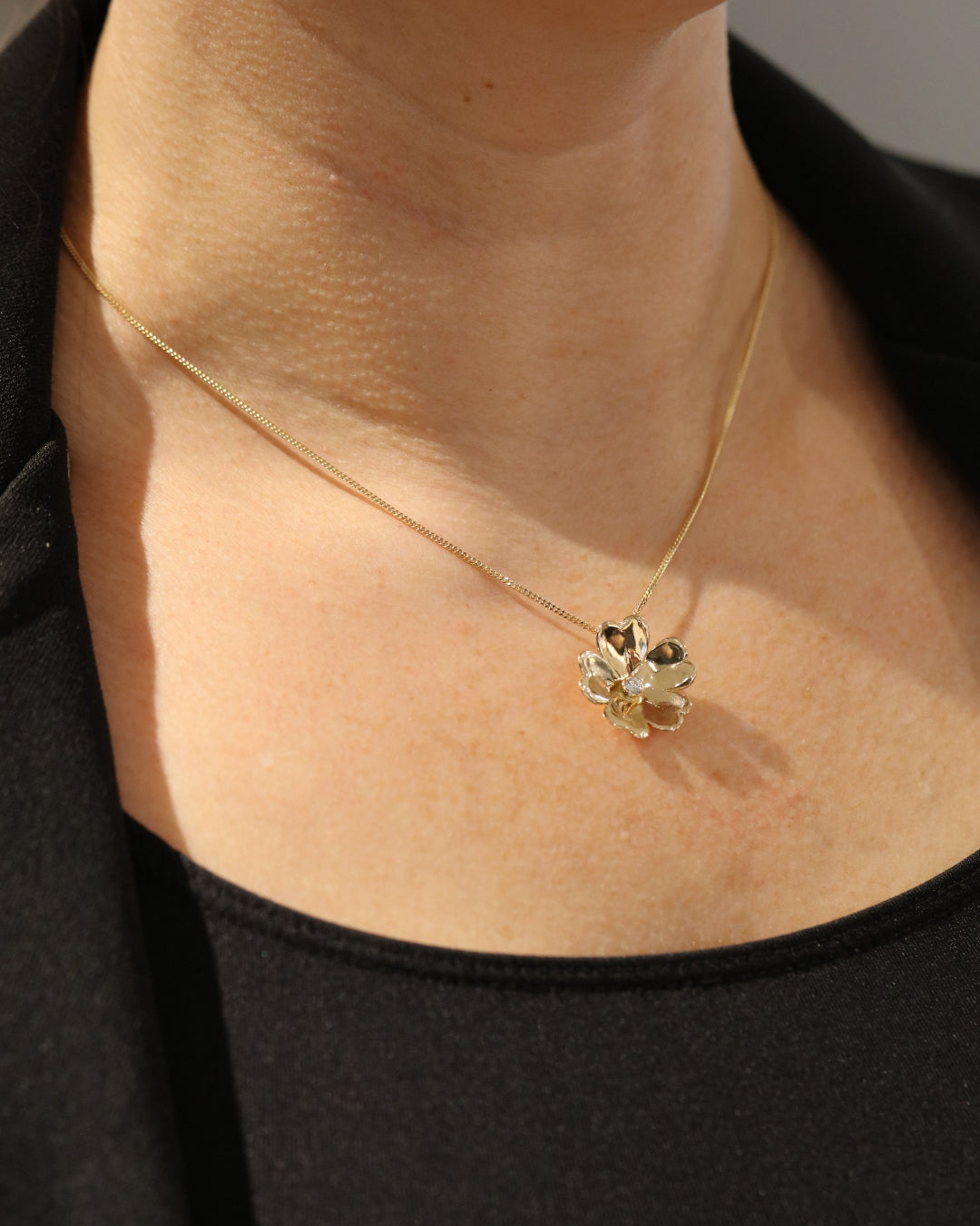 GULLVIVA (Primula veris) S 18K necklace with diamond