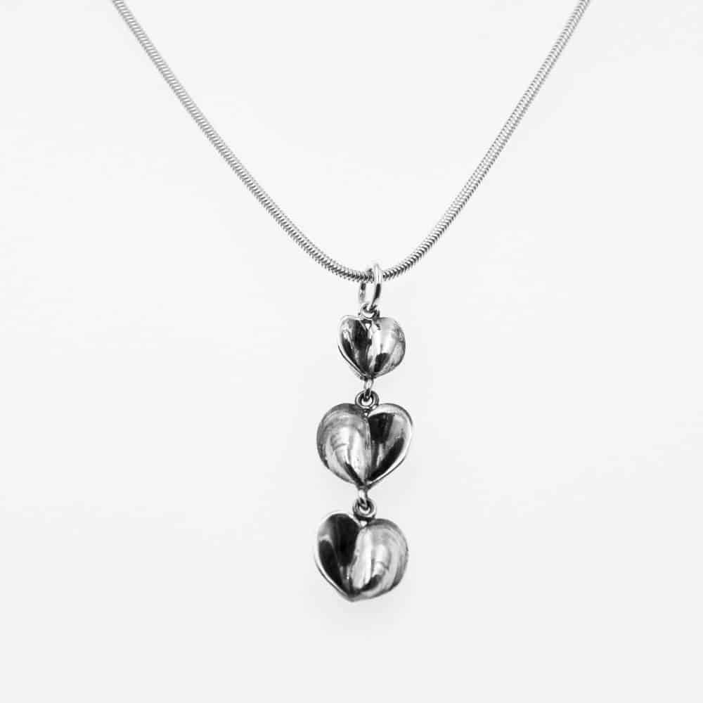 BLÅMUSSLA (Blue mussel) HEART FEST necklace