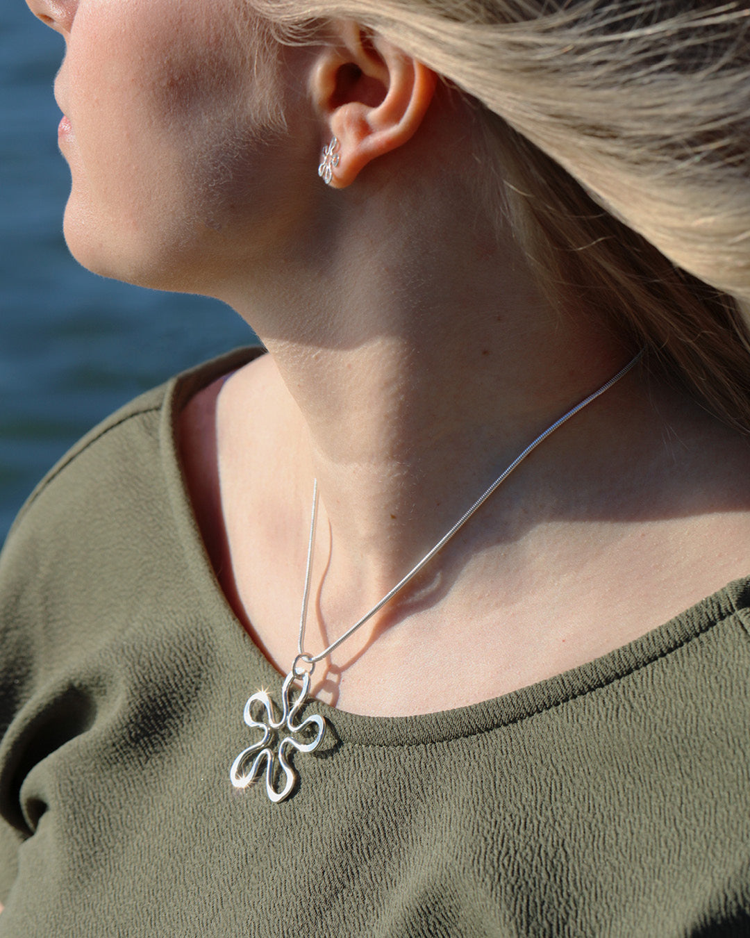 BLOMMAN™ L necklace