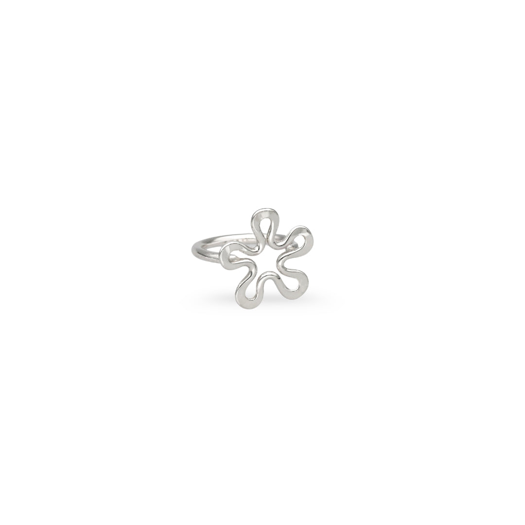 BLOMMAN™ ring in nickel-free 925 sterling silver with handmade flower shape and open petals.