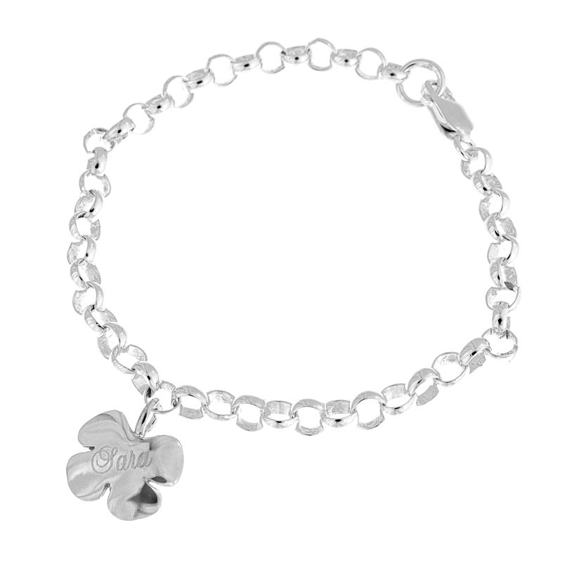 Engraving on KLÖVER (Clover) silver bracelet, handcrafted by GULDVIVA