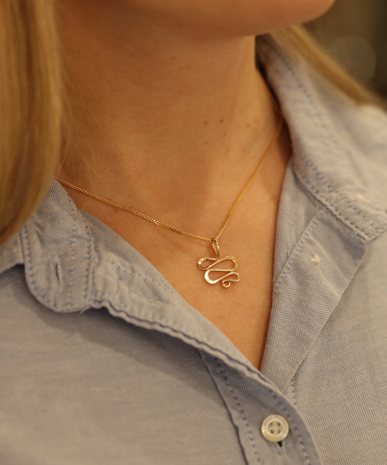 KRINGLAN (Swirllet) 18K necklace