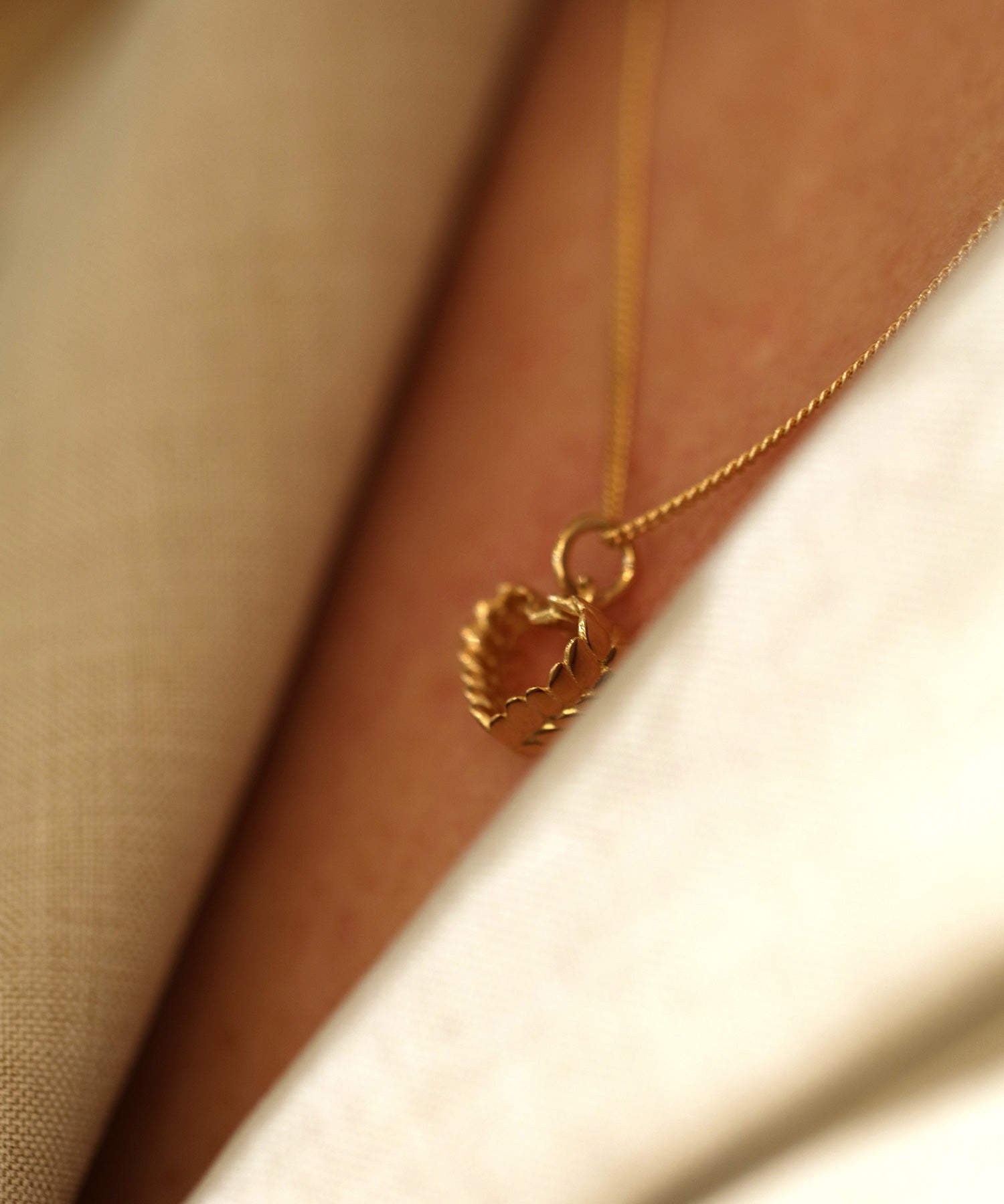 RÅGHJÄRTA (Rye Heart) S 18K necklace