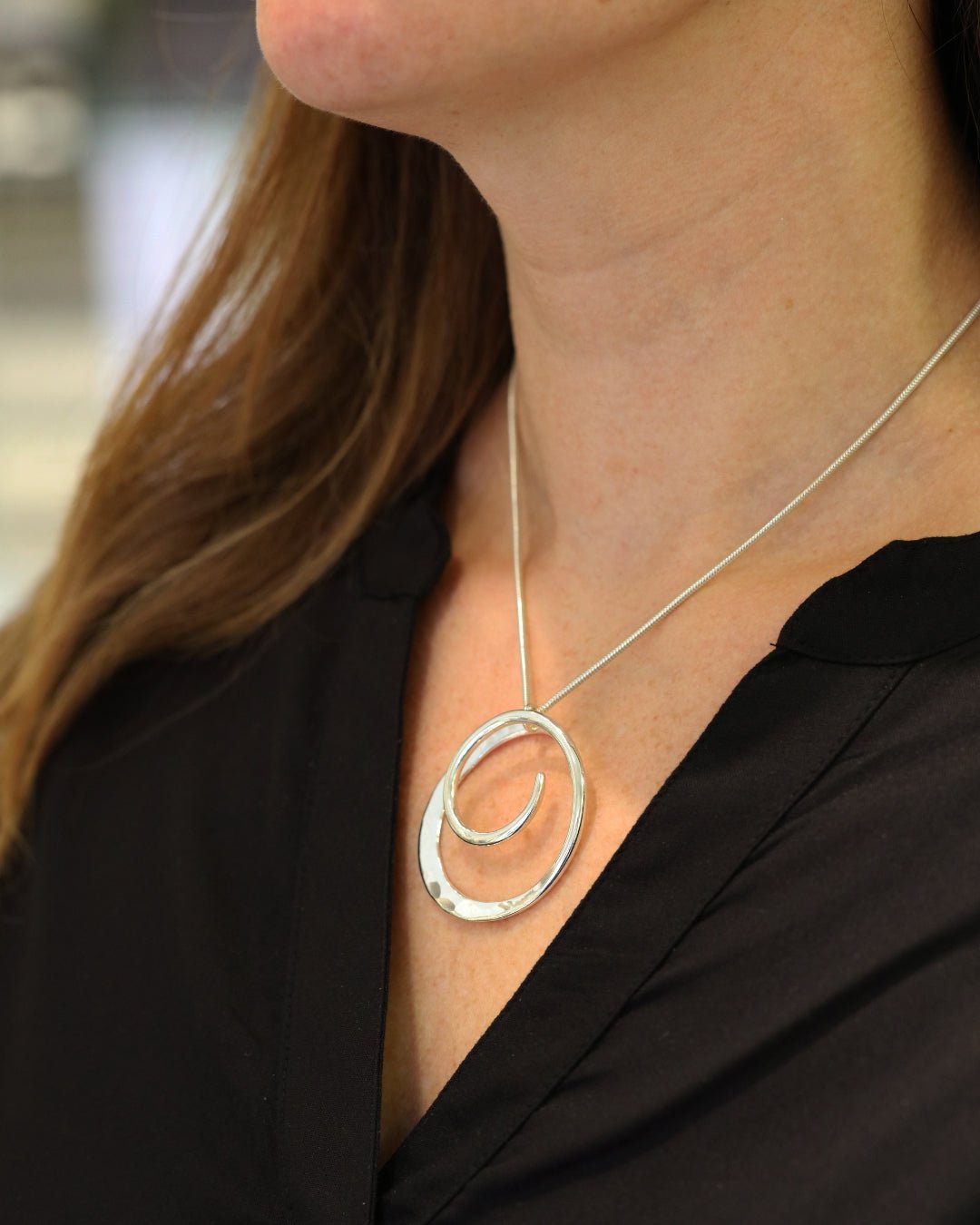 MÅNSKEN (Kuunvalo) Kaulakoru - Guldviva Jewellery
