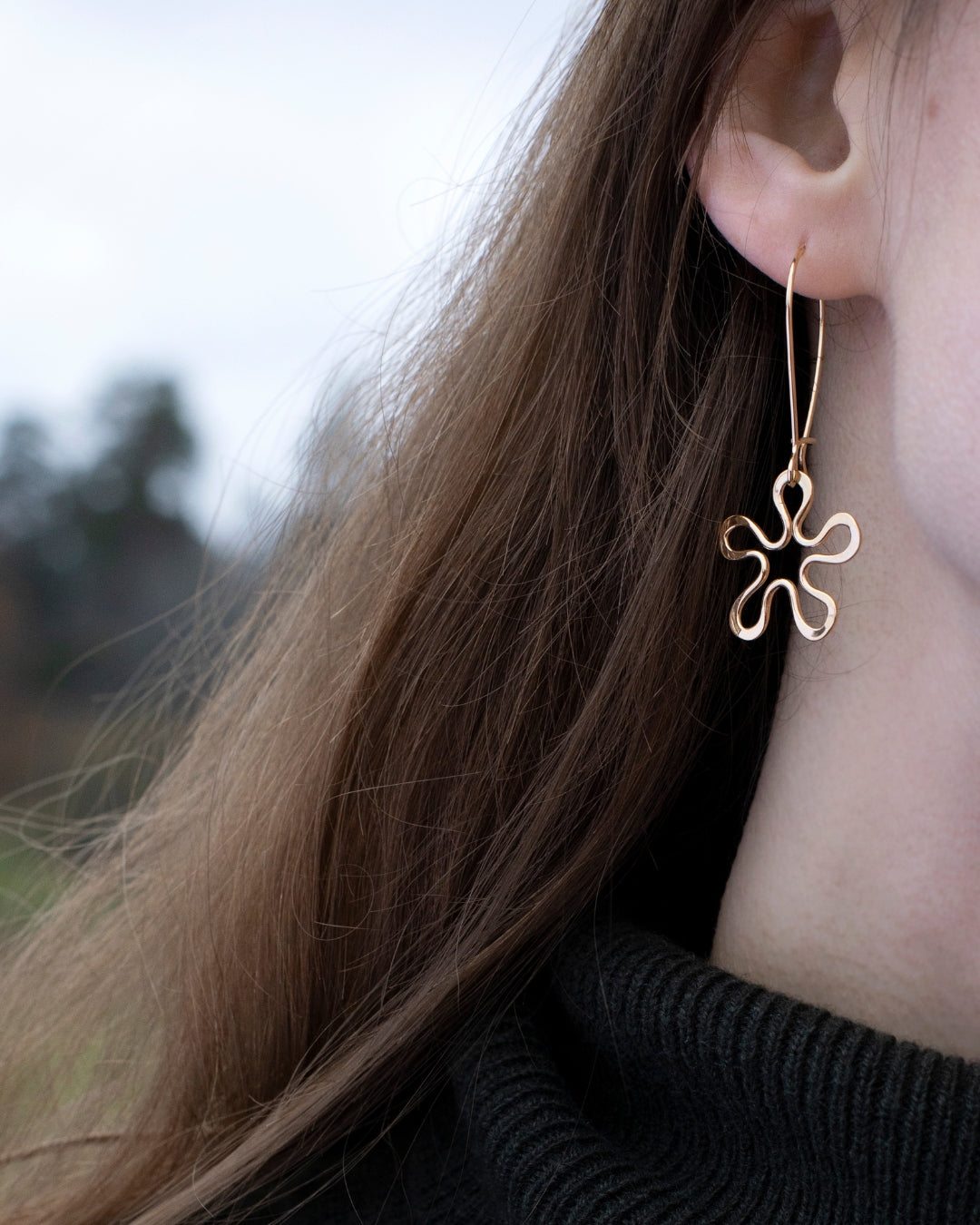 BLOMMAN™ 18K ELEGANTTI korvakorut koukulla