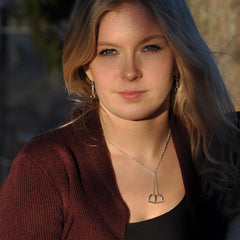 STIGBYGEL (Jalustin) Kaulakoru - Guldviva Jewellery