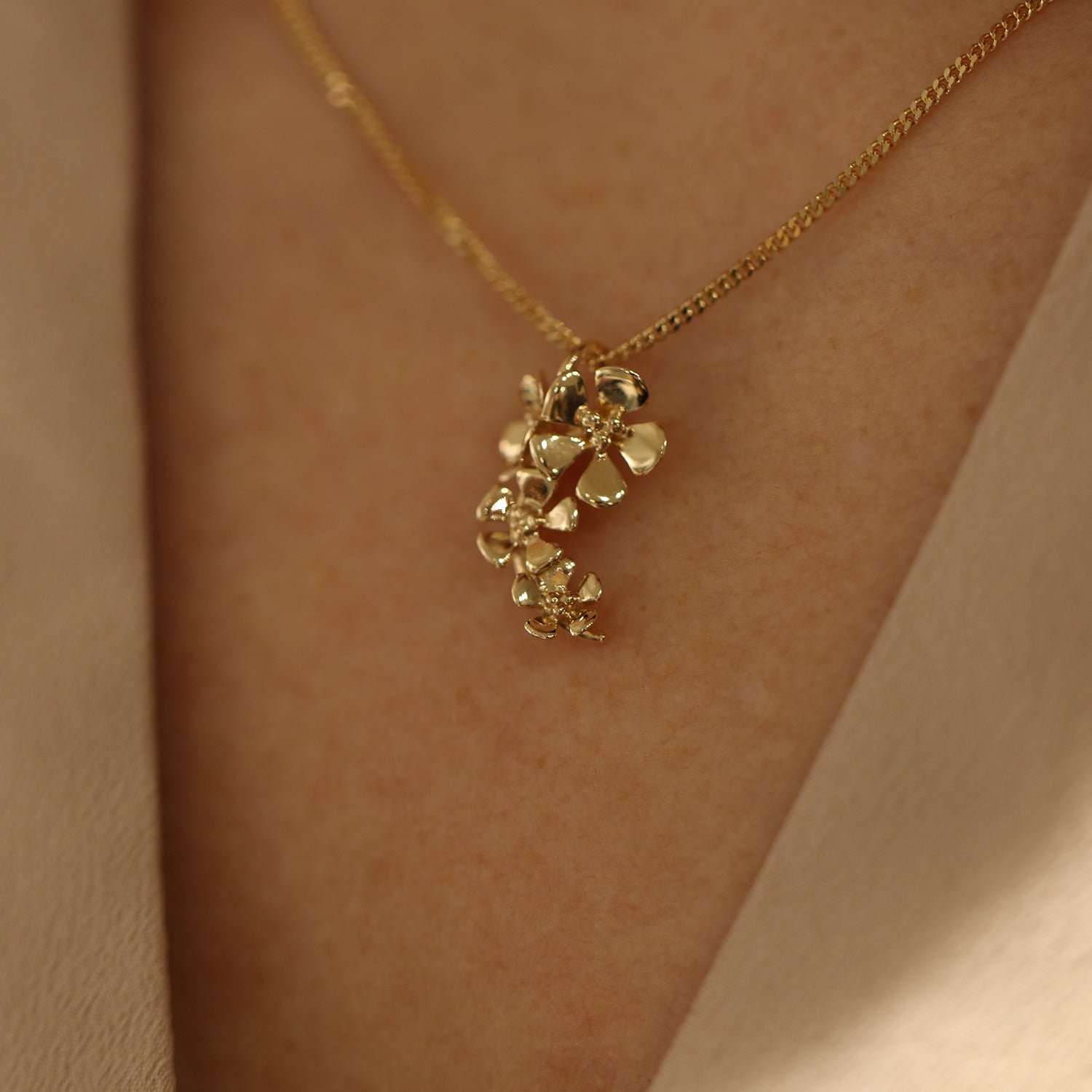 Collier fleur de pommier 18K S