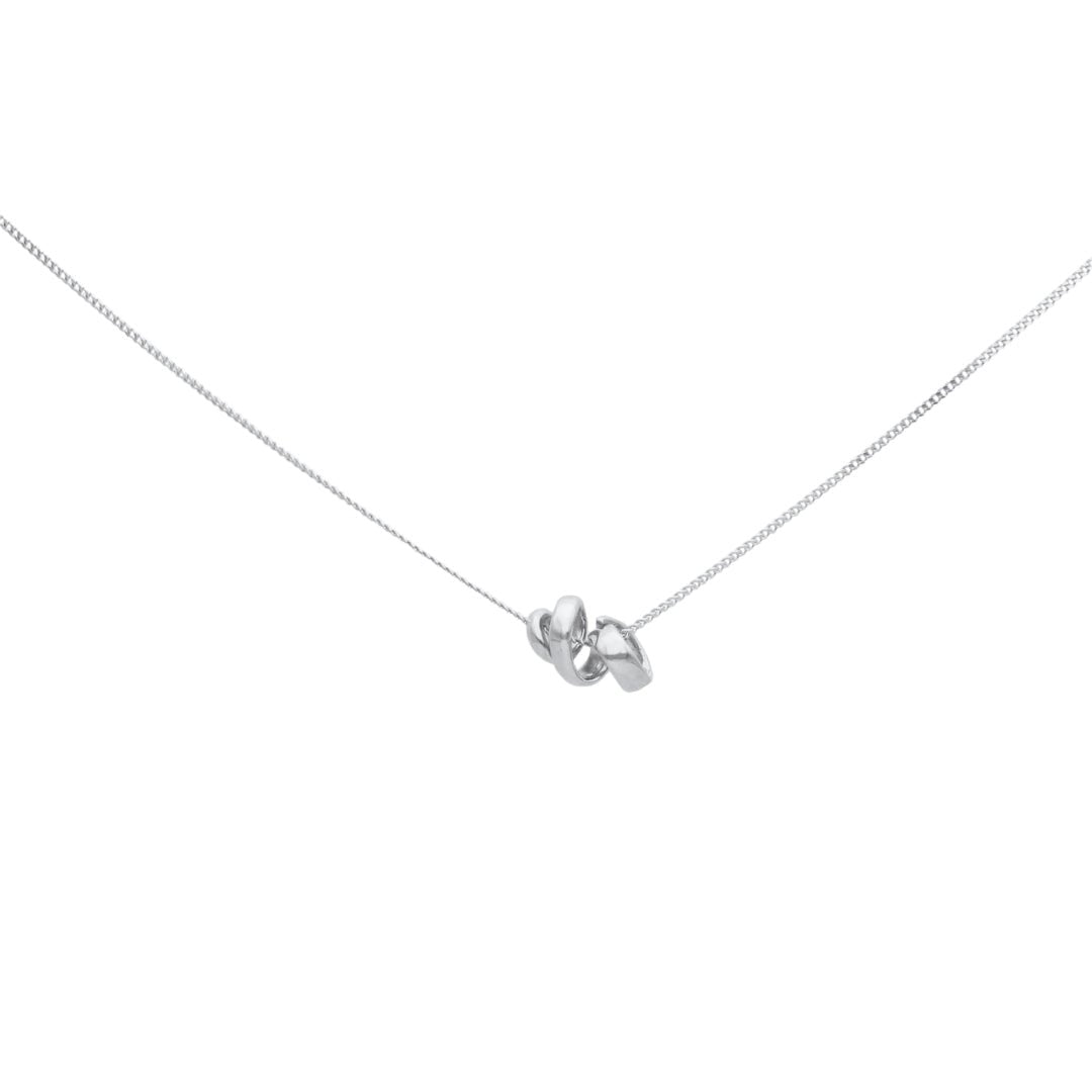 STORMSKÄRS MAJA S Collier en argent 925 avec petits détails en argent faits à la main sur chaîne fine.